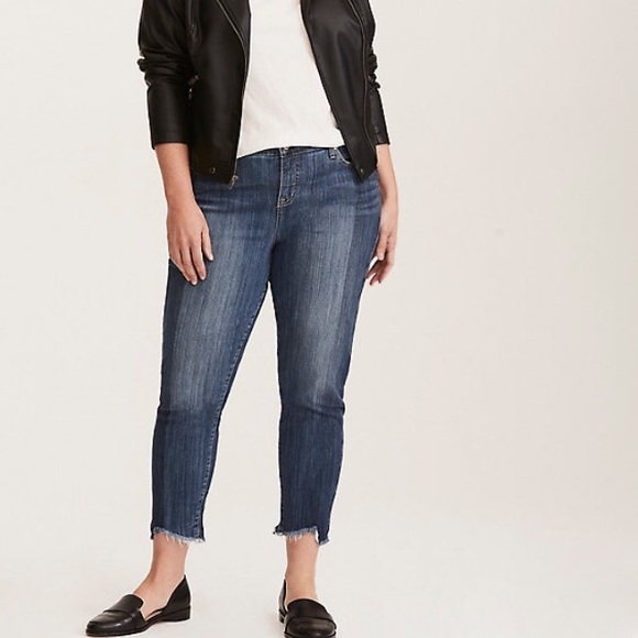 frayed hem boyfriend jeans